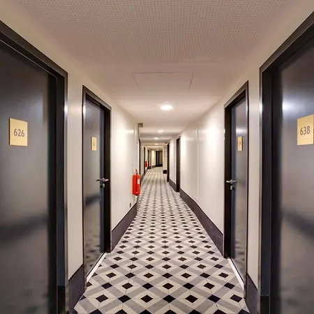 Hotel Meininger Porte De Vincennes 2*