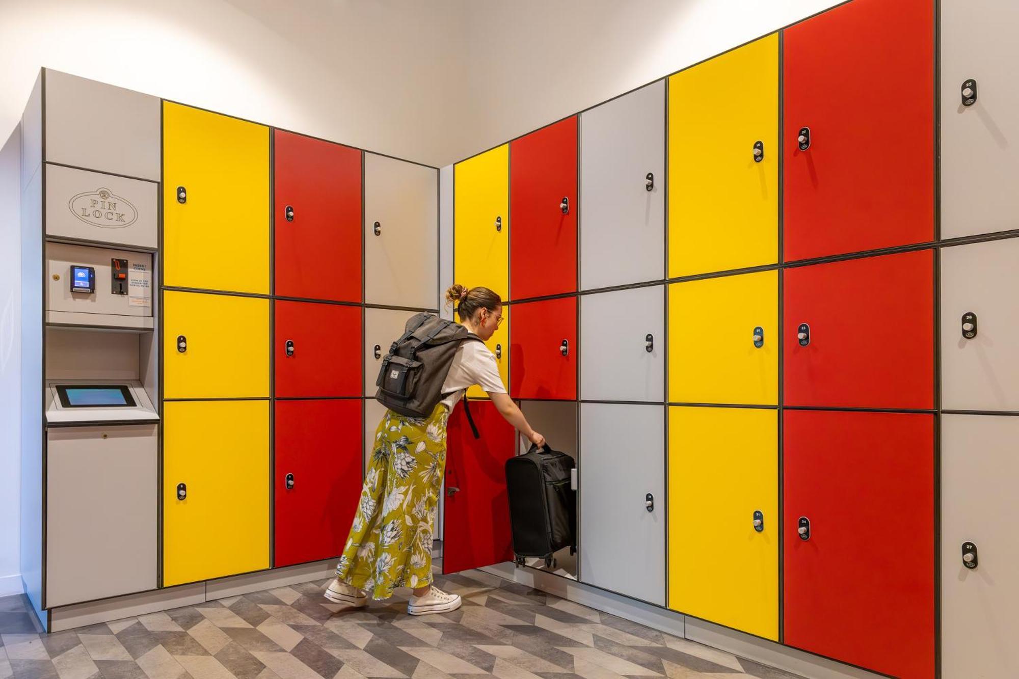 Meininger Porte De Vincennes Hotel 2*